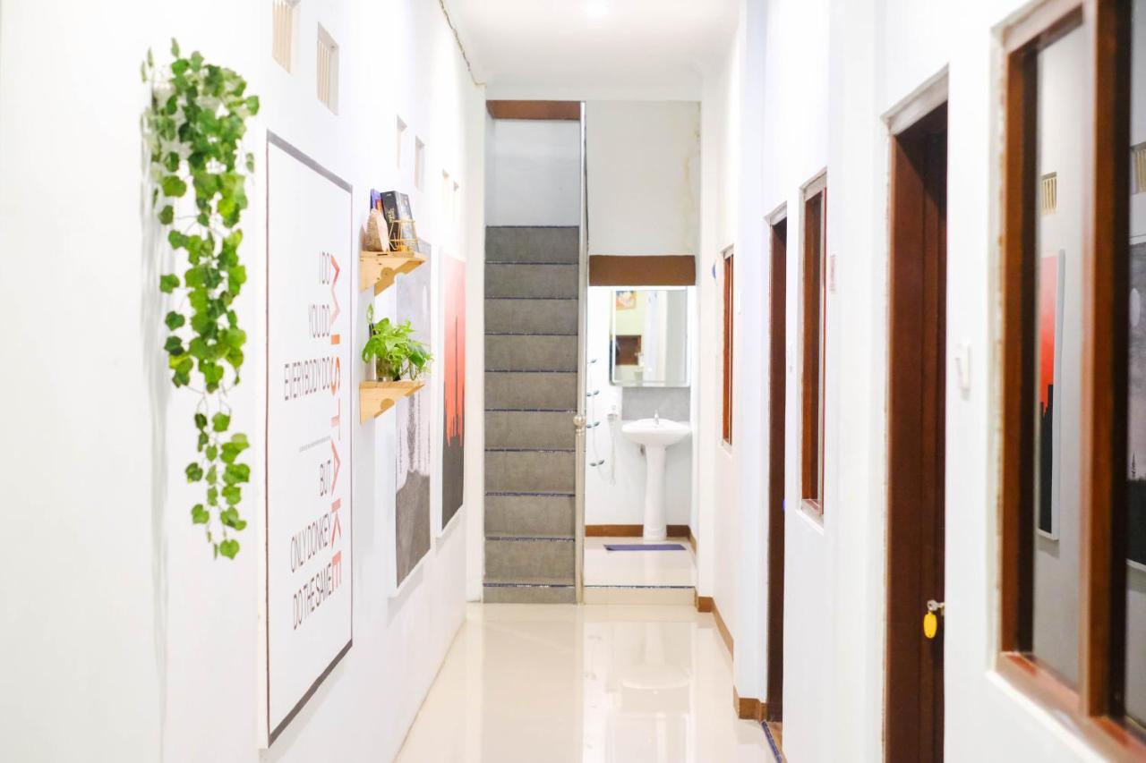 Room Ijen Hostel Баньюванги Экстерьер фото